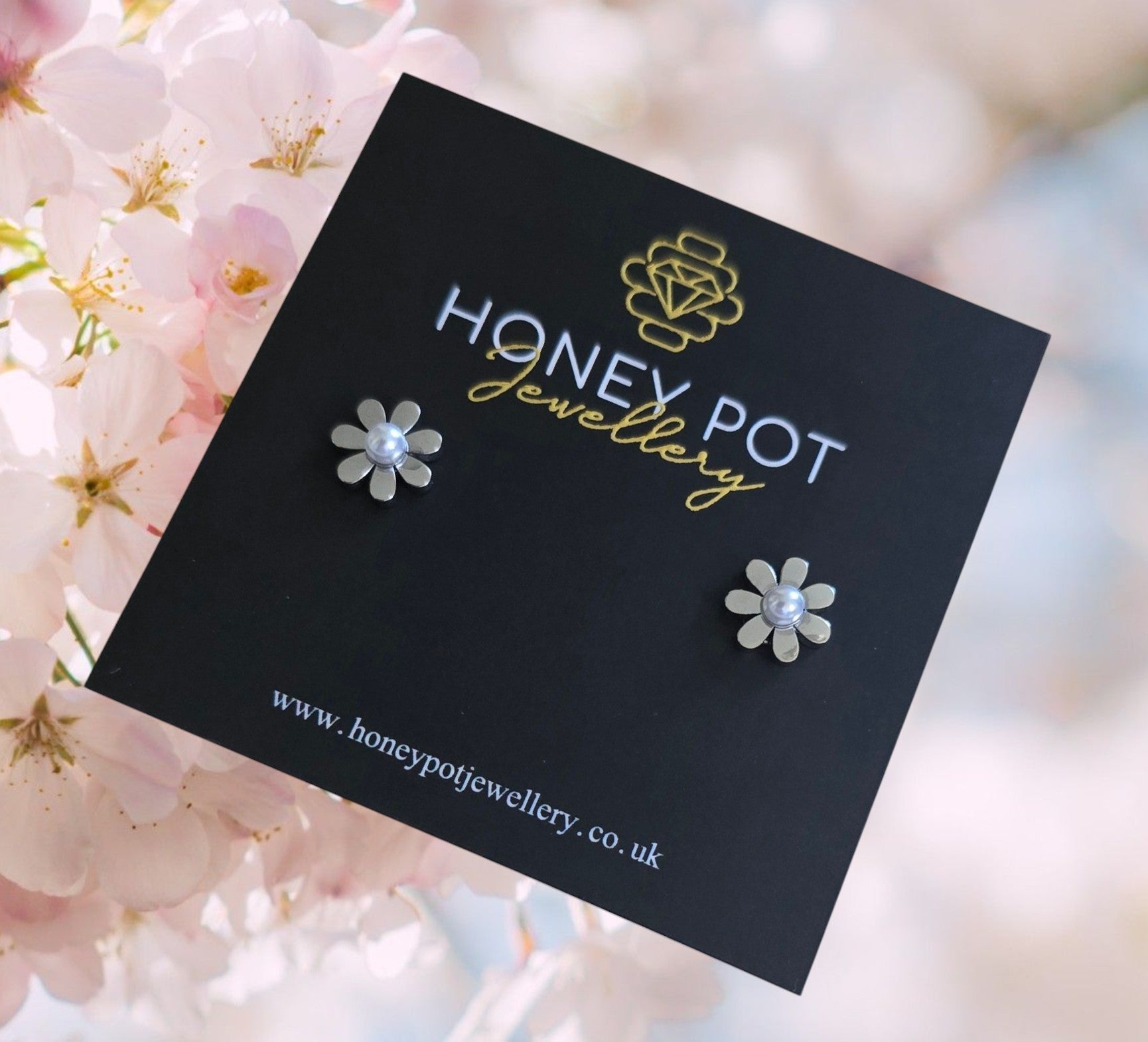 Daisy and Pearl Flower Stud Earrings | Stainless Steel